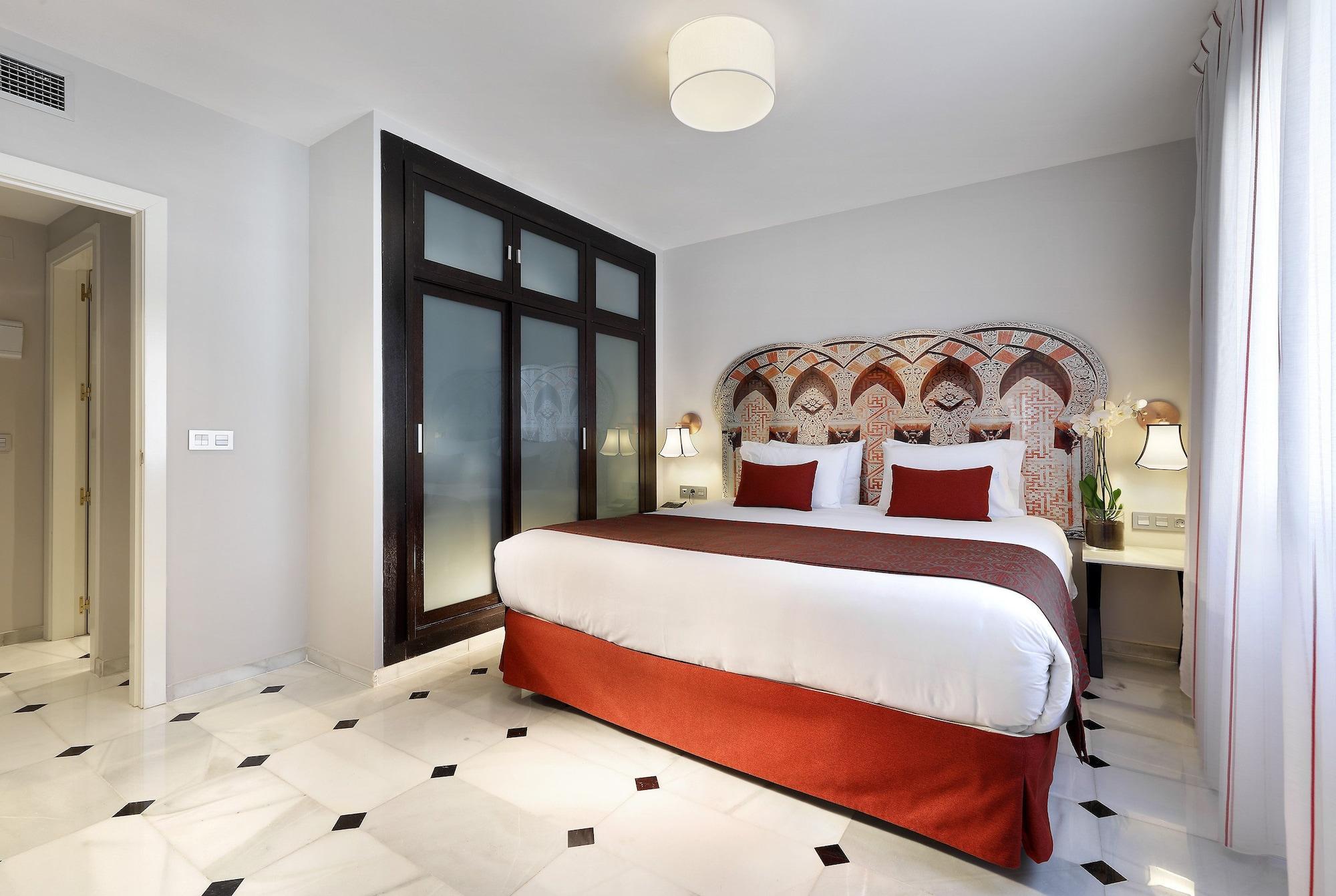 ยูโรสตาร์ กอนกีสตาดอร์ Hotel กอร์โดบา ภายนอก รูปภาพ