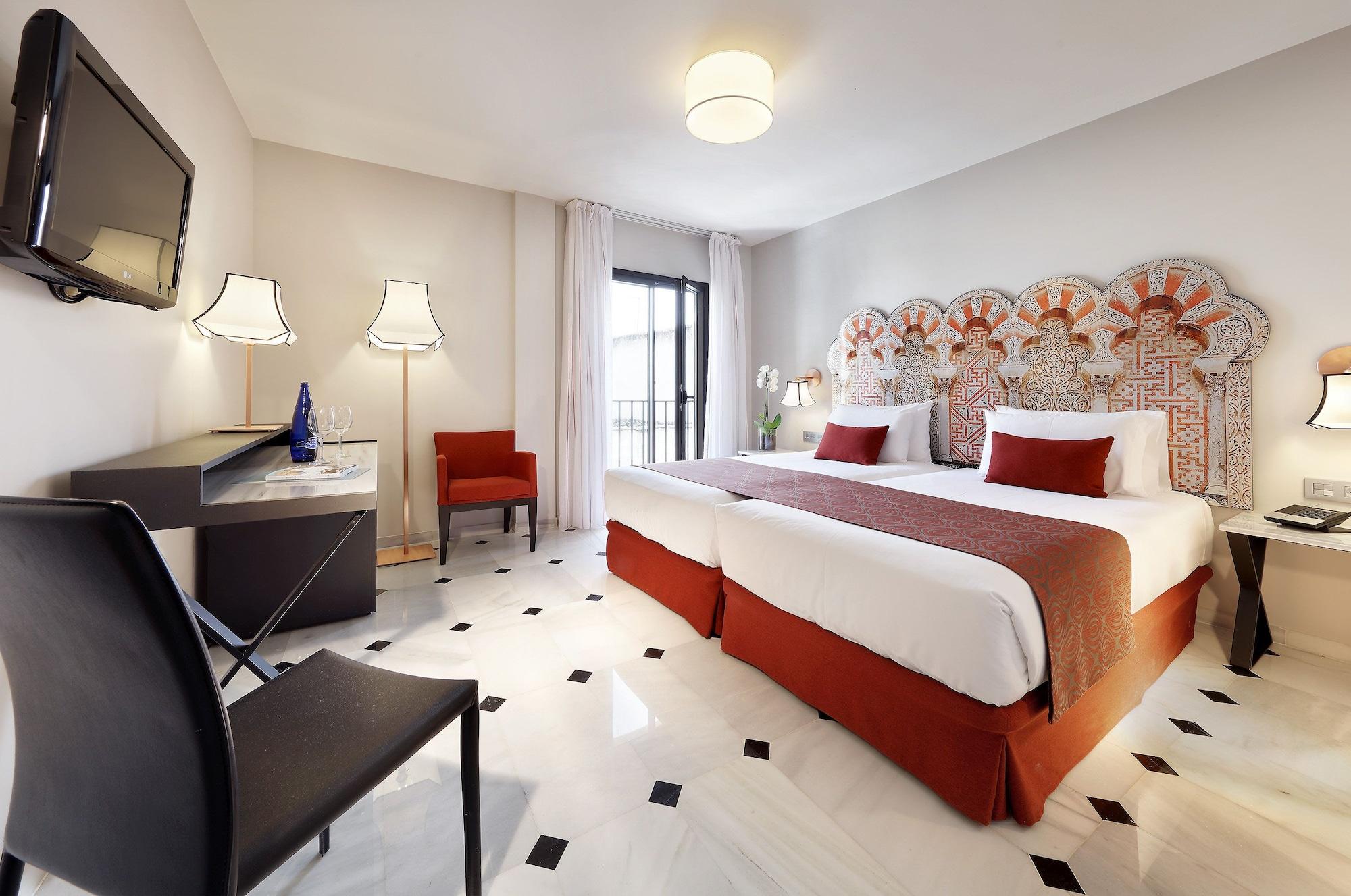 ยูโรสตาร์ กอนกีสตาดอร์ Hotel กอร์โดบา ภายนอก รูปภาพ