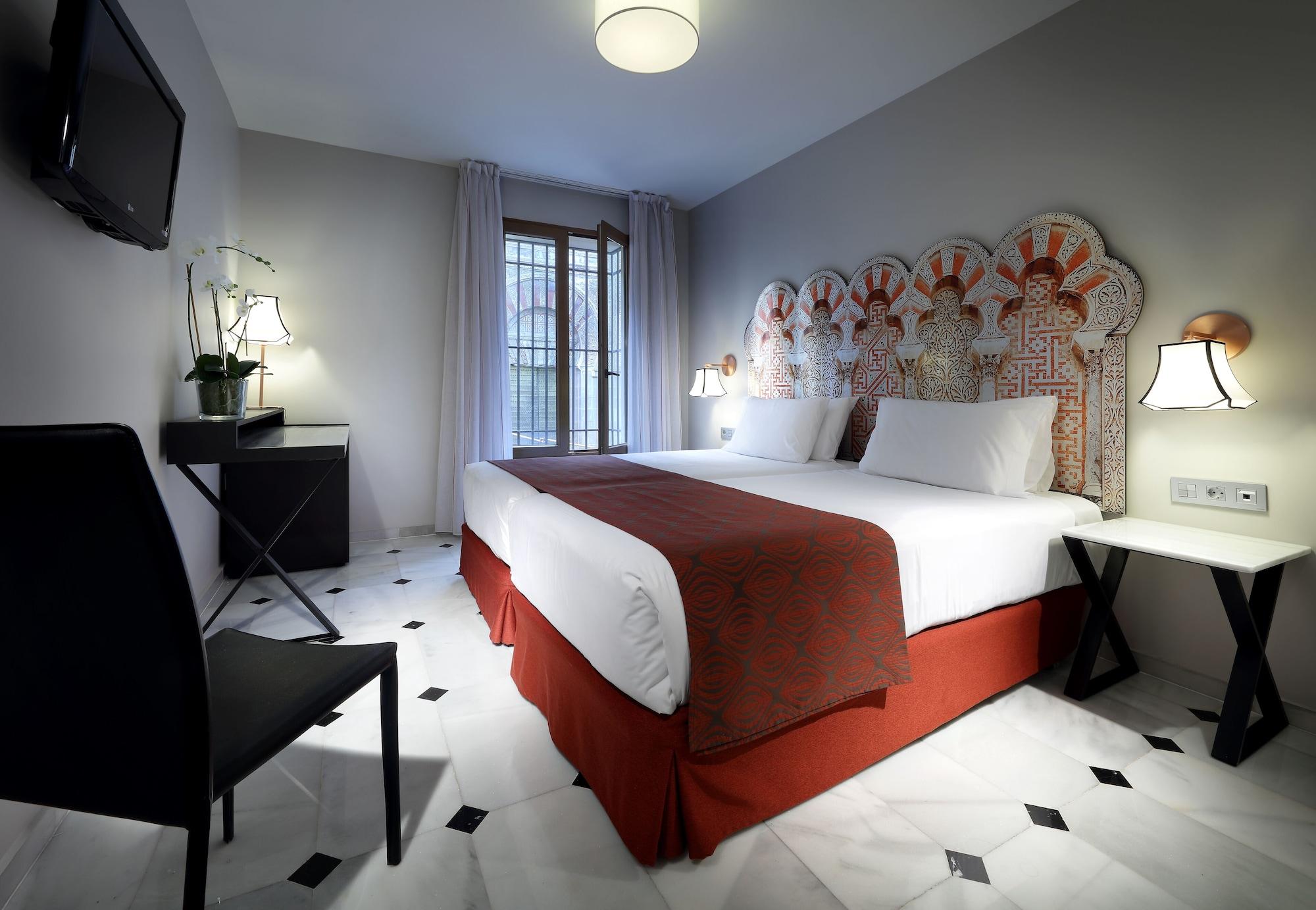 ยูโรสตาร์ กอนกีสตาดอร์ Hotel กอร์โดบา ภายนอก รูปภาพ
