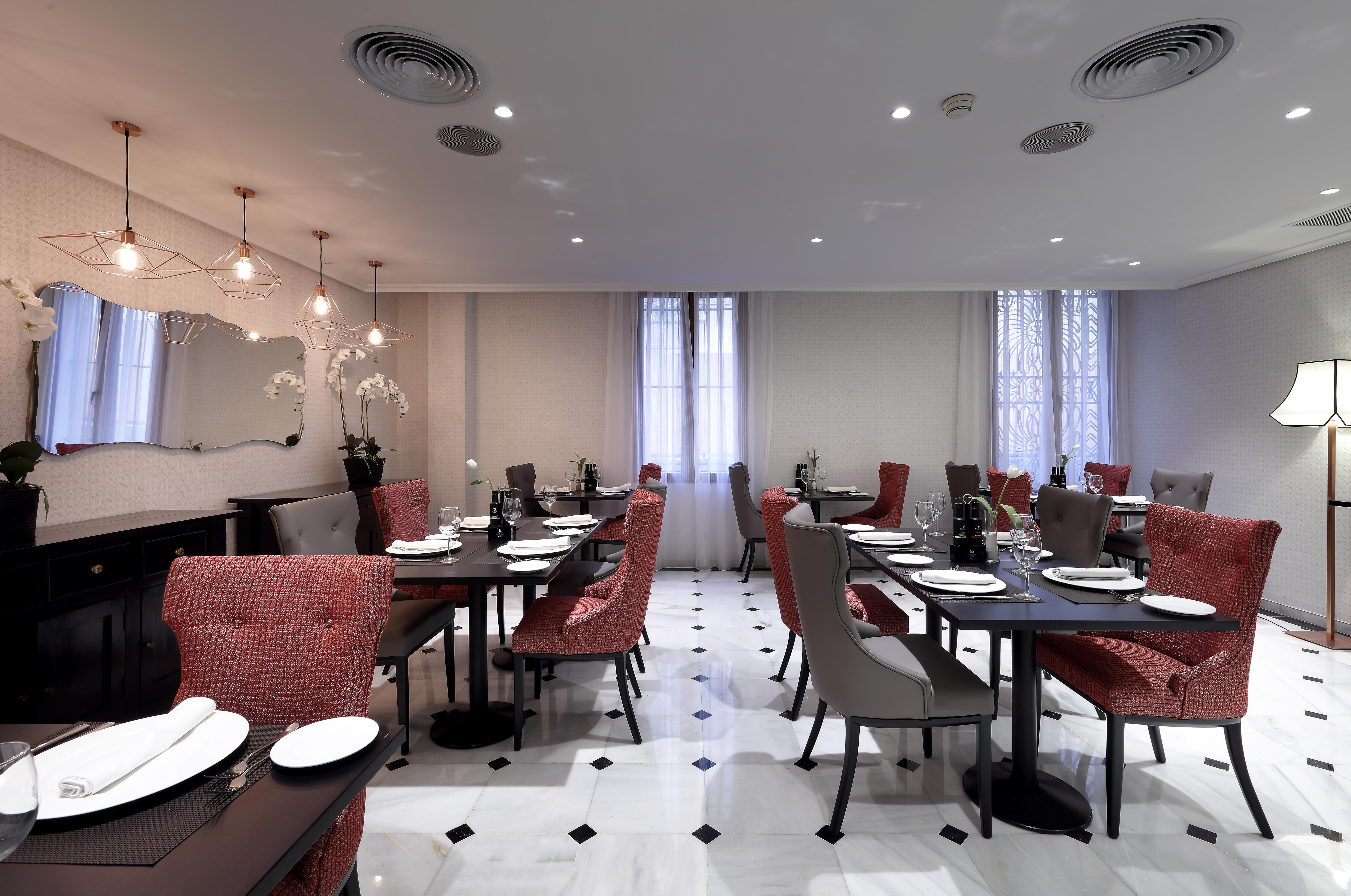 ยูโรสตาร์ กอนกีสตาดอร์ Hotel กอร์โดบา ภายนอก รูปภาพ