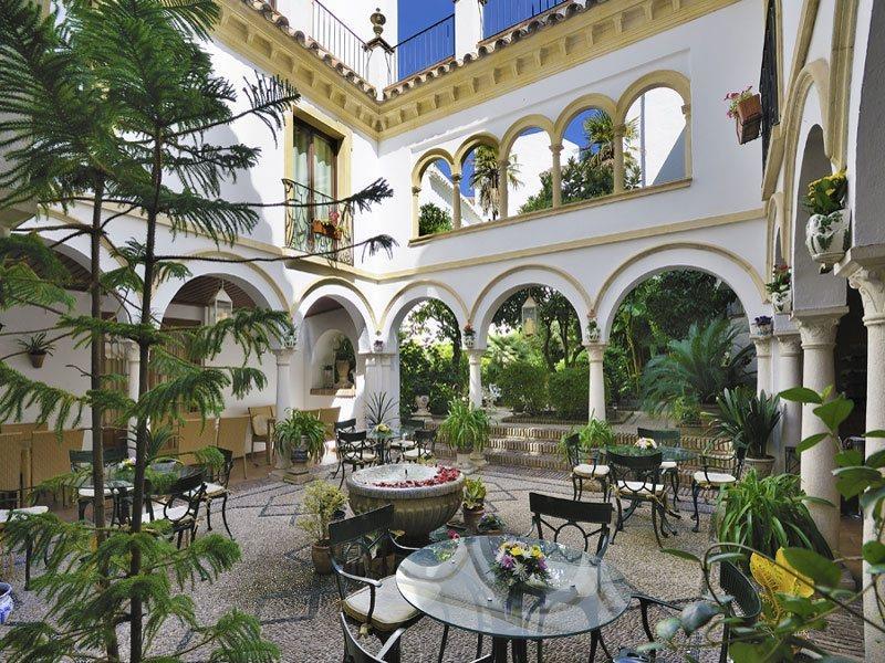 ยูโรสตาร์ กอนกีสตาดอร์ Hotel กอร์โดบา ภายนอก รูปภาพ