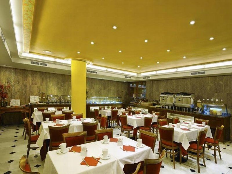 ยูโรสตาร์ กอนกีสตาดอร์ Hotel กอร์โดบา ภายนอก รูปภาพ
