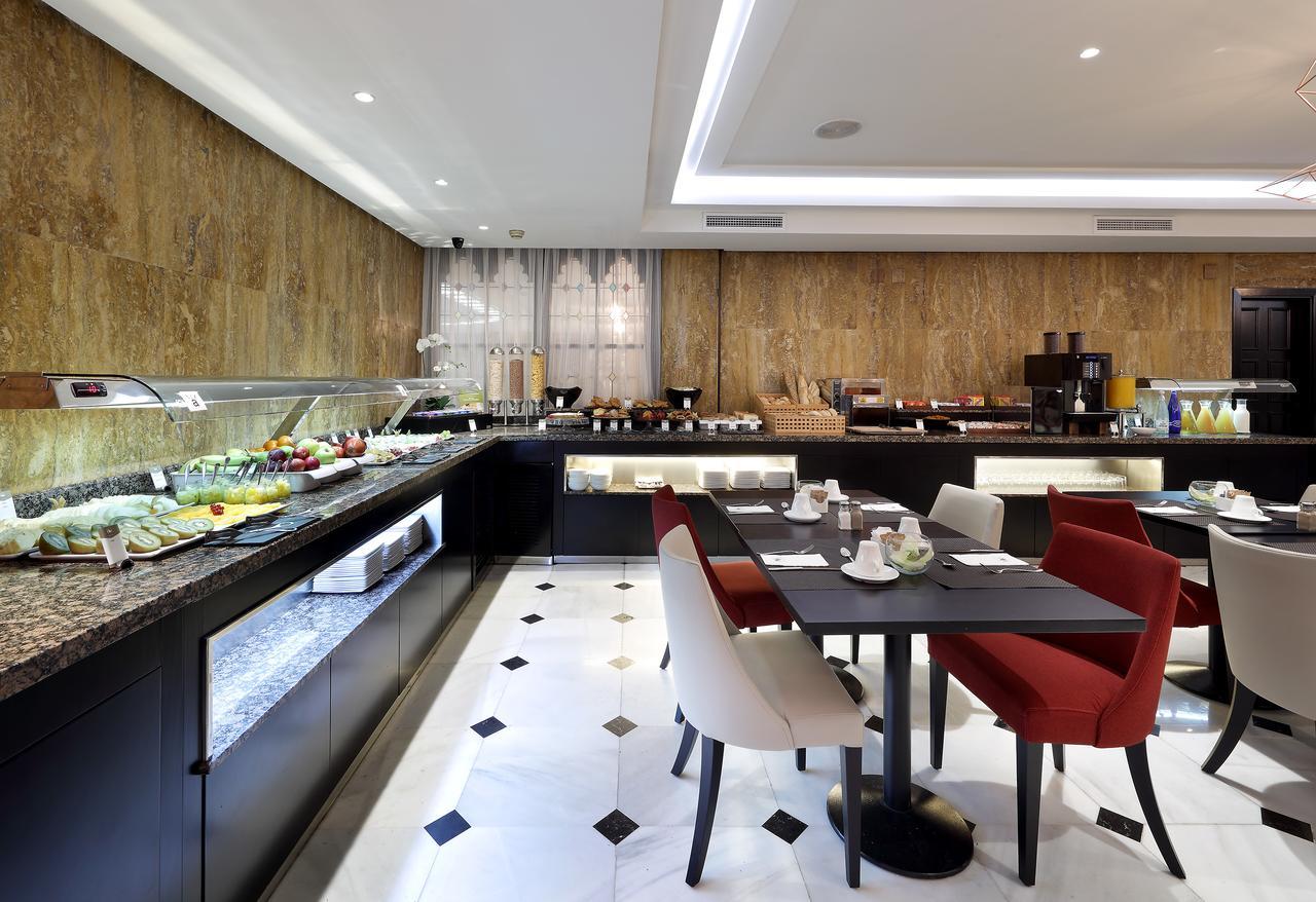 ยูโรสตาร์ กอนกีสตาดอร์ Hotel กอร์โดบา ภายนอก รูปภาพ