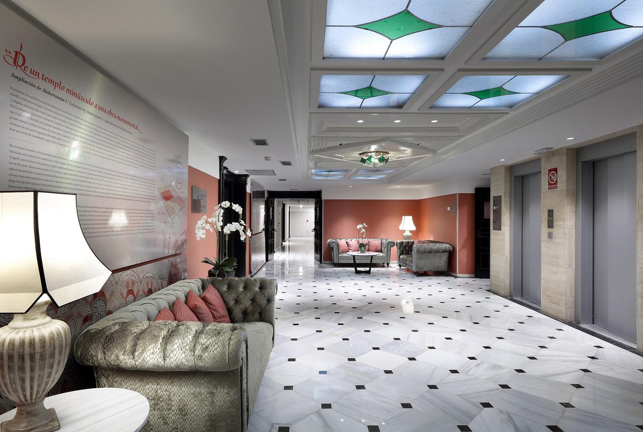 ยูโรสตาร์ กอนกีสตาดอร์ Hotel กอร์โดบา ภายนอก รูปภาพ